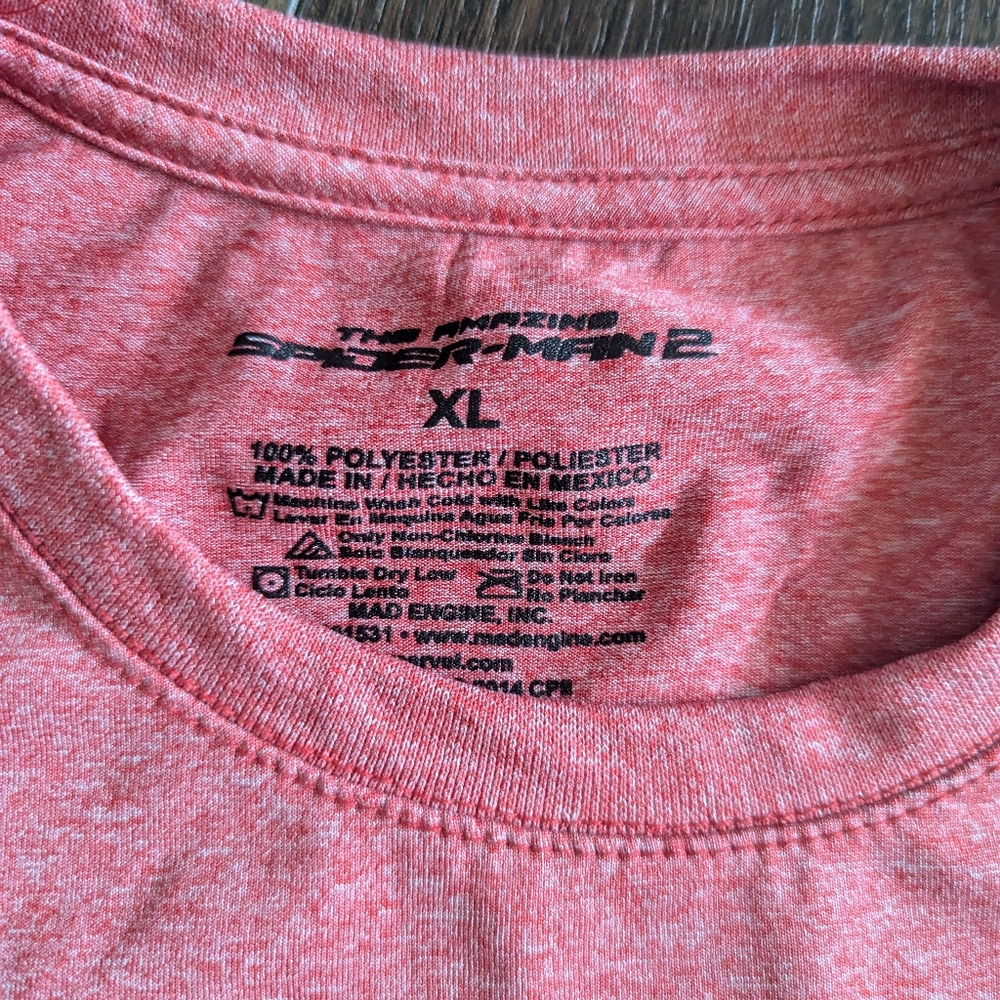 5/$20 vintage spider man tee - Picture 3 of 4